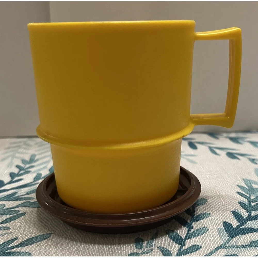 Vintage Tupperware‎ 1312-10 Stacking  Yellow Mug W/Brown Lid Coaster 1313-4